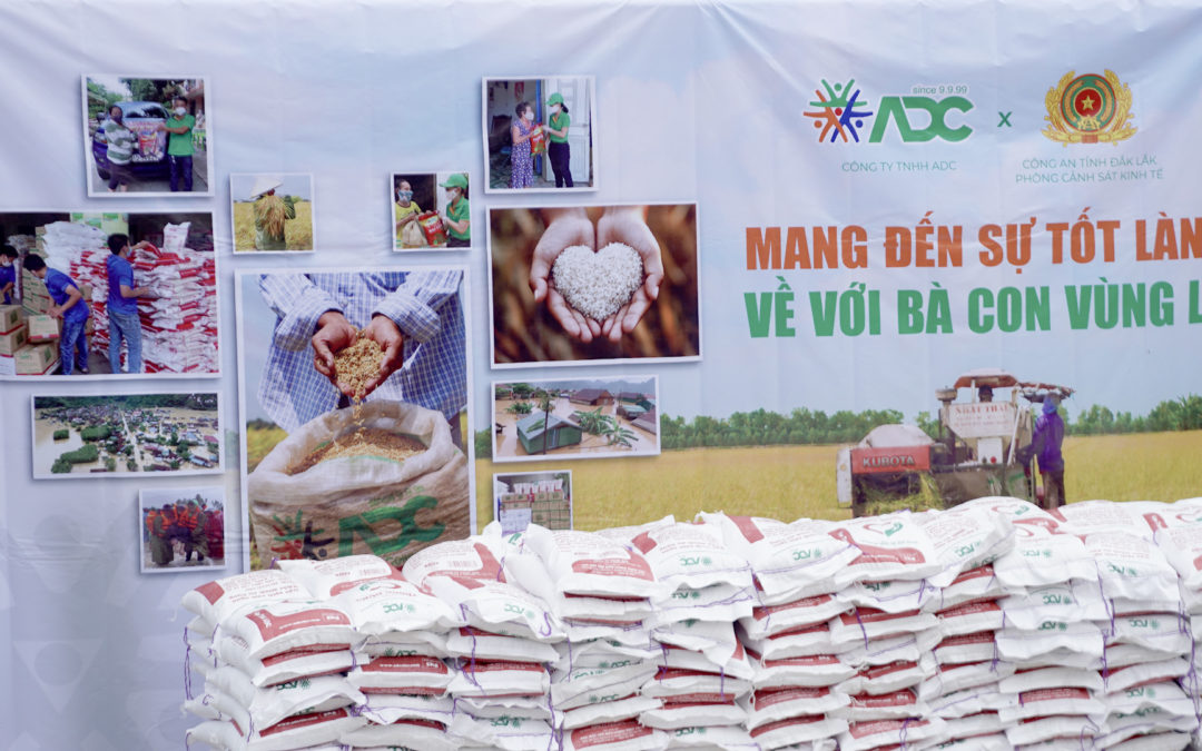 ADC khởi hành đợt 1 cứu trợ vùng lũ – Ngày 1 đến với xã Đồng Xuân (Phú Yên)